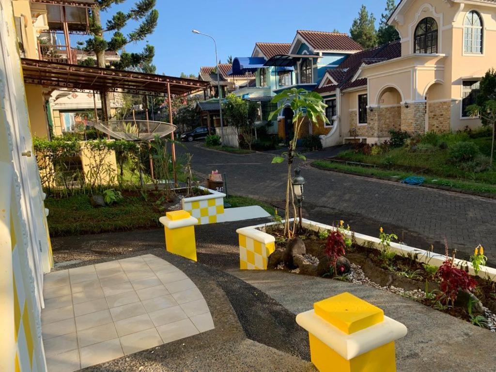 Villa Wubao Kota Bunga 3 Kamar Harga Budget Cinengangirang Exterior foto